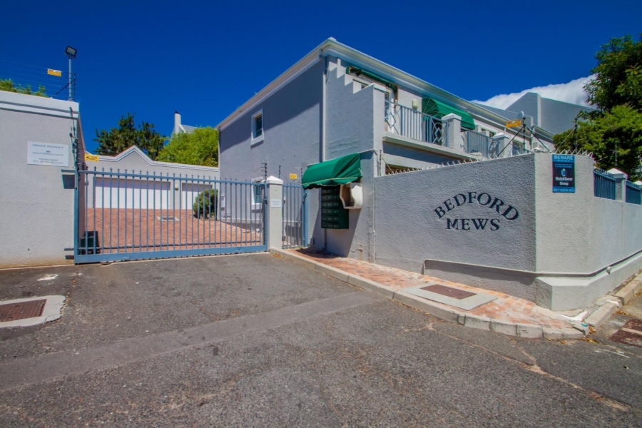 To Let 3 Bedroom Property for Rent in Vredehoek Western Cape